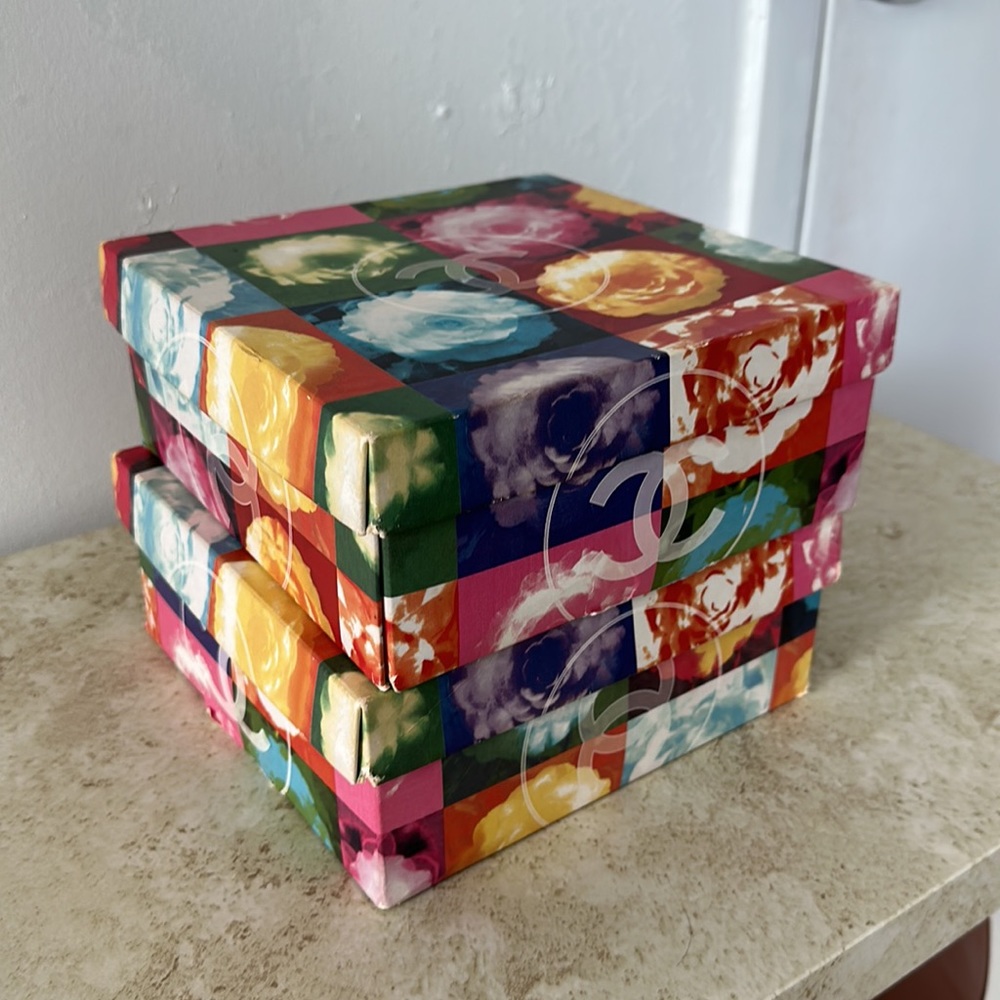 Chanel Boxes - Picture 4 of 5
